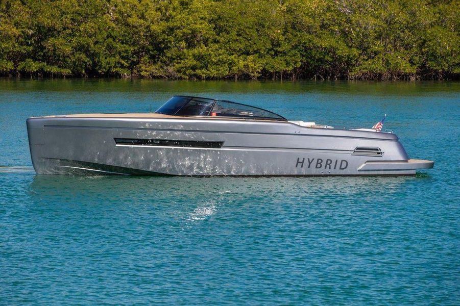 2018 Canard Yachts eMotion HYBRID