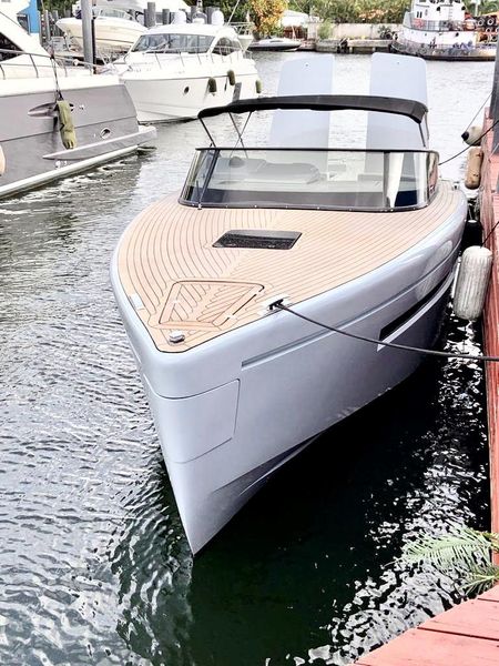 2018 Canard Yachts eMotion HYBRID