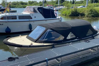 2010 Antaris 570