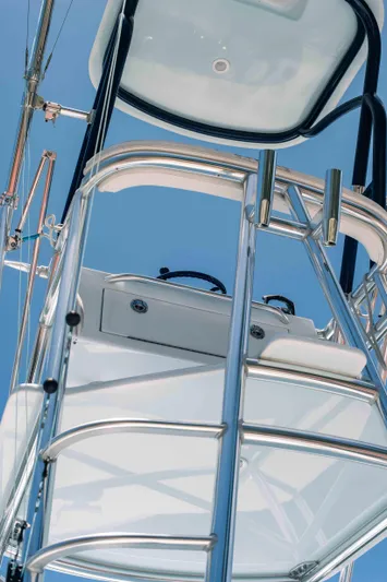  Yacht Photos Pics 2017 SeaVee Z 39 boat tower against a clear blue sky.