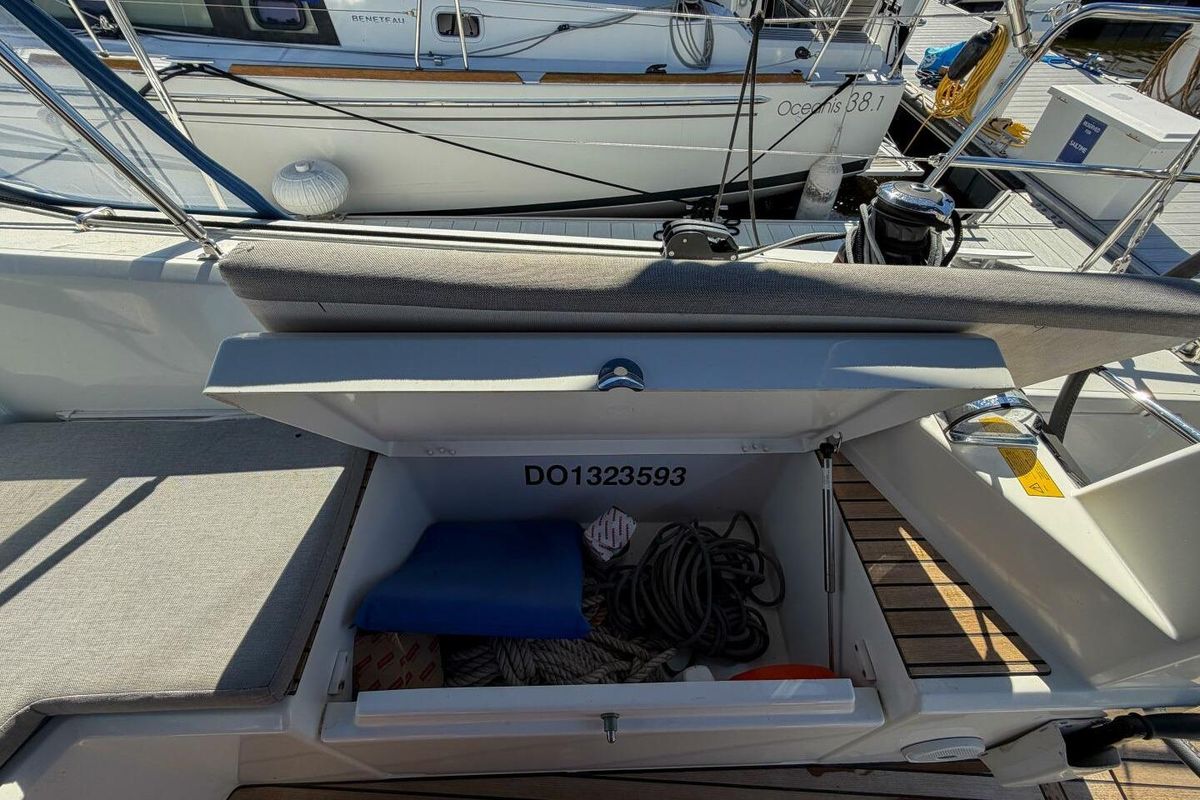 2022 Beneteau 42 
