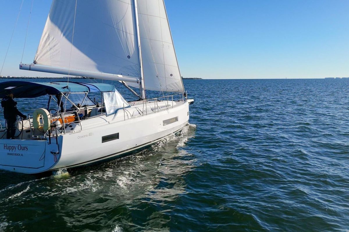 2022 Beneteau 42 