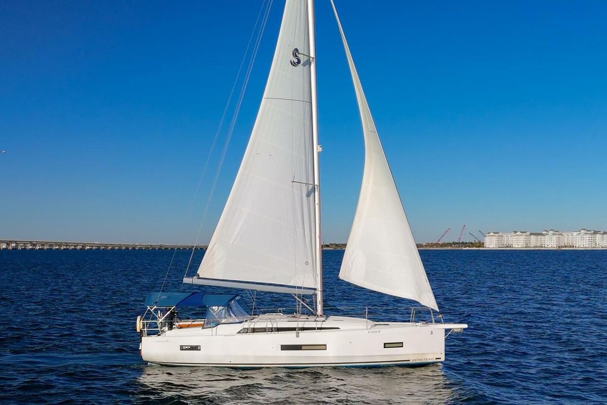 2022 Beneteau 42 