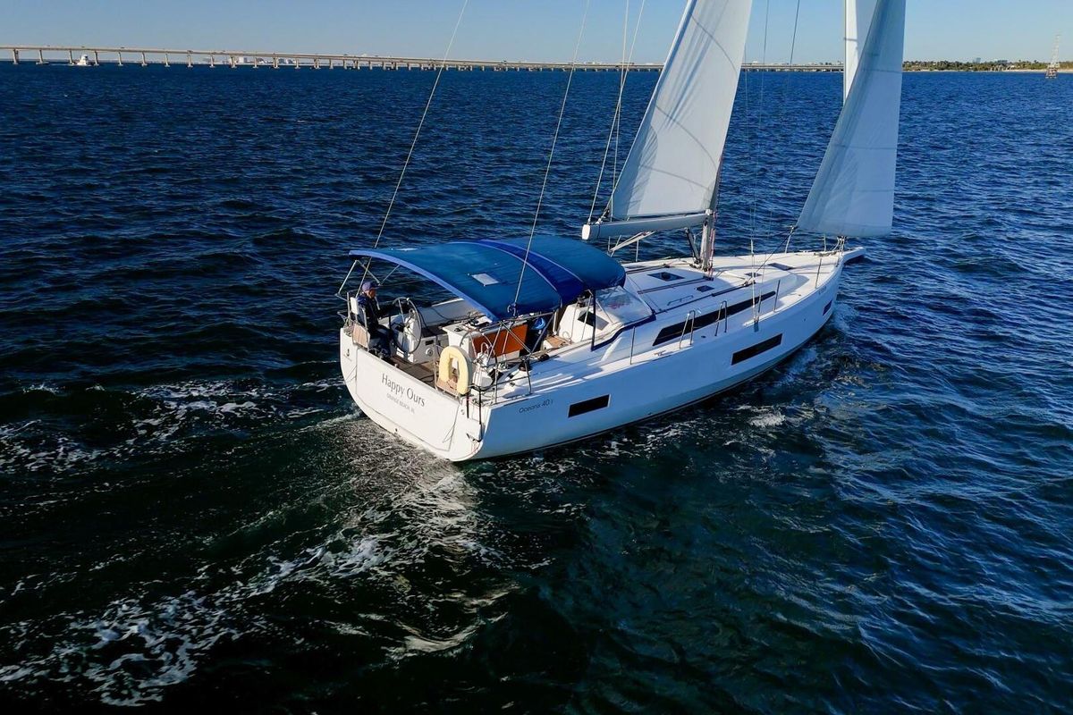 2022 Beneteau 42 