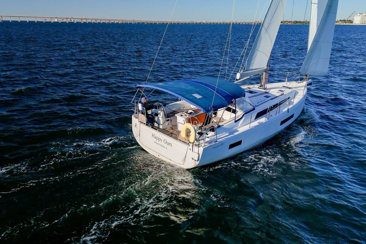 2022 Beneteau 42 