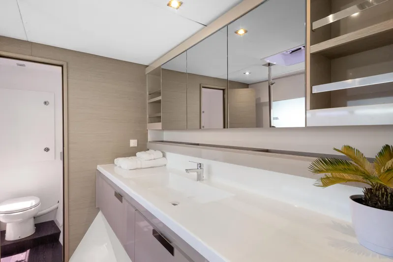 Satori Yacht Photos Pics 