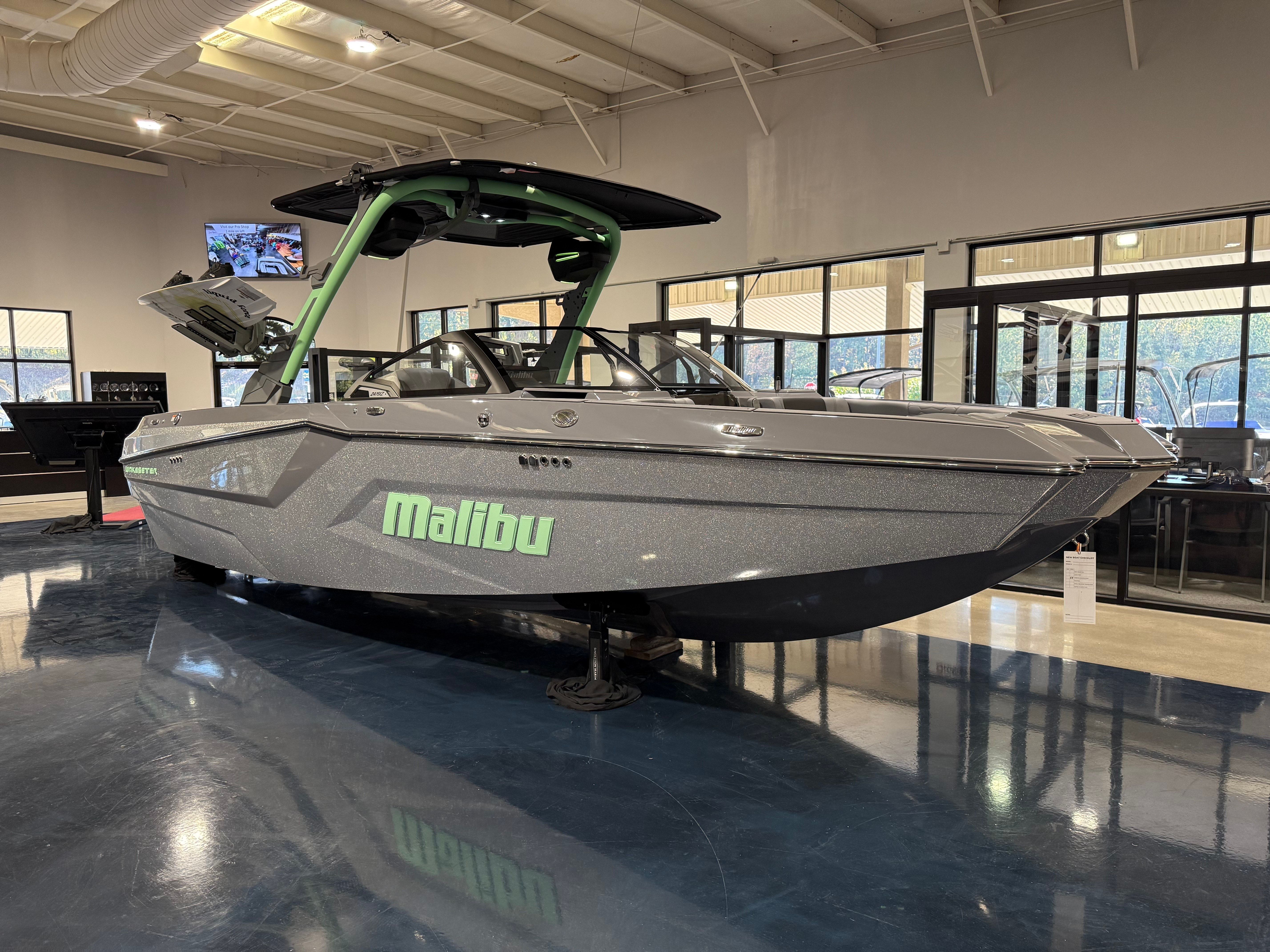 Malibu Wakesetter 24 MXZ