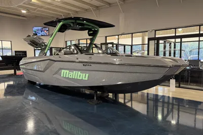 Malibu Wakesetter 24 MXZ