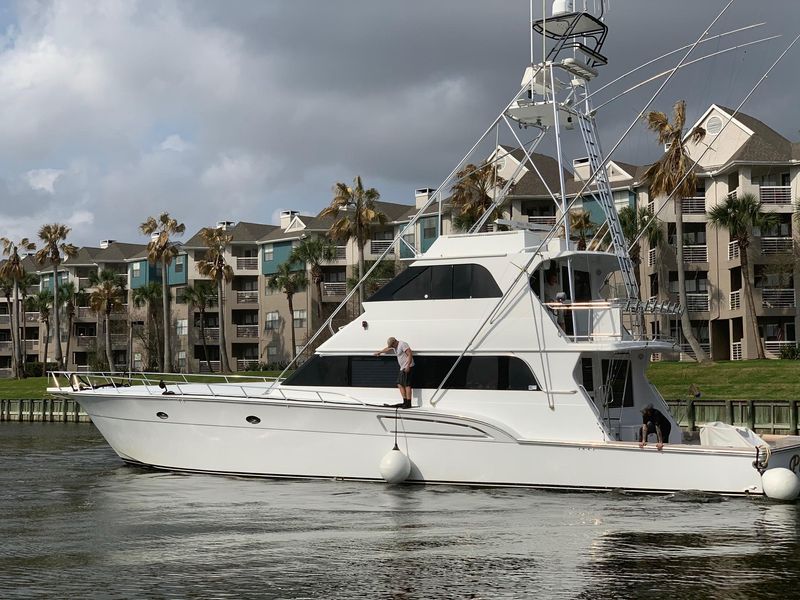 1996 Donzi Custom Enclosed Flybridge