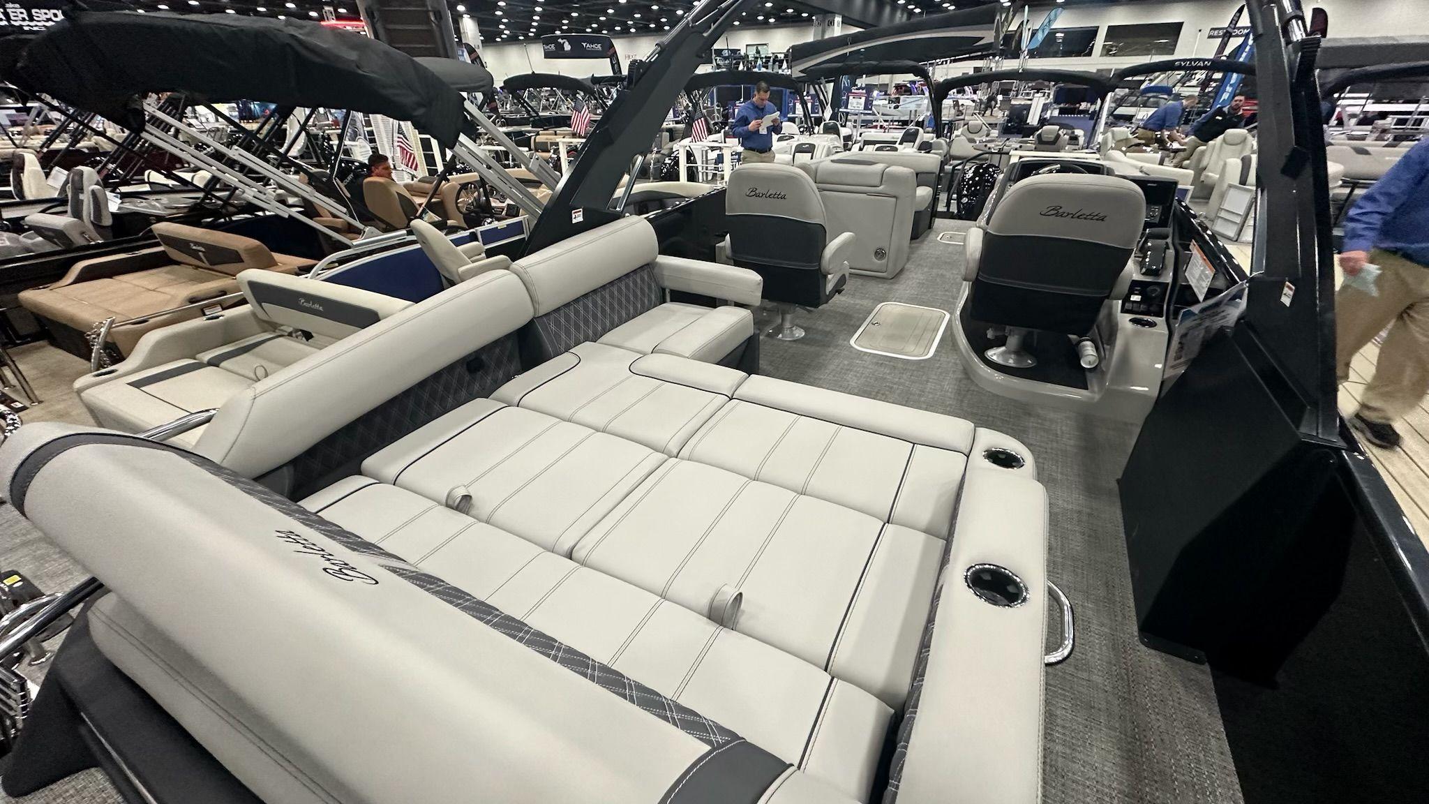 2024 Barletta Reserve Leggera R26UCA Tri-Toon Pontoon for sale - YachtWorld