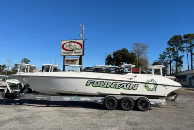 Fountain 35 Lightning