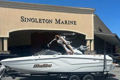 Malibu Wakesetter 23 MXZ