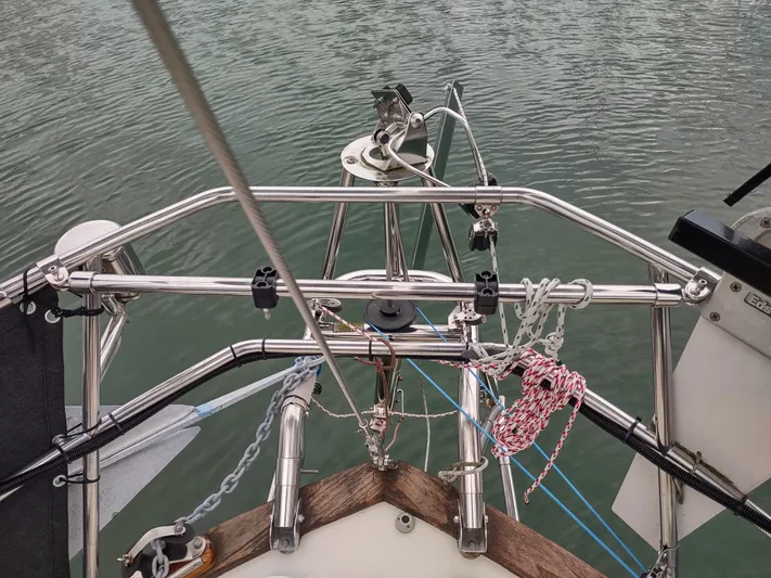 Wu Wei Yacht Photos Pics Bow of a 1997 Pacific Seacraft 37 sailboat with stainless steel fittings.