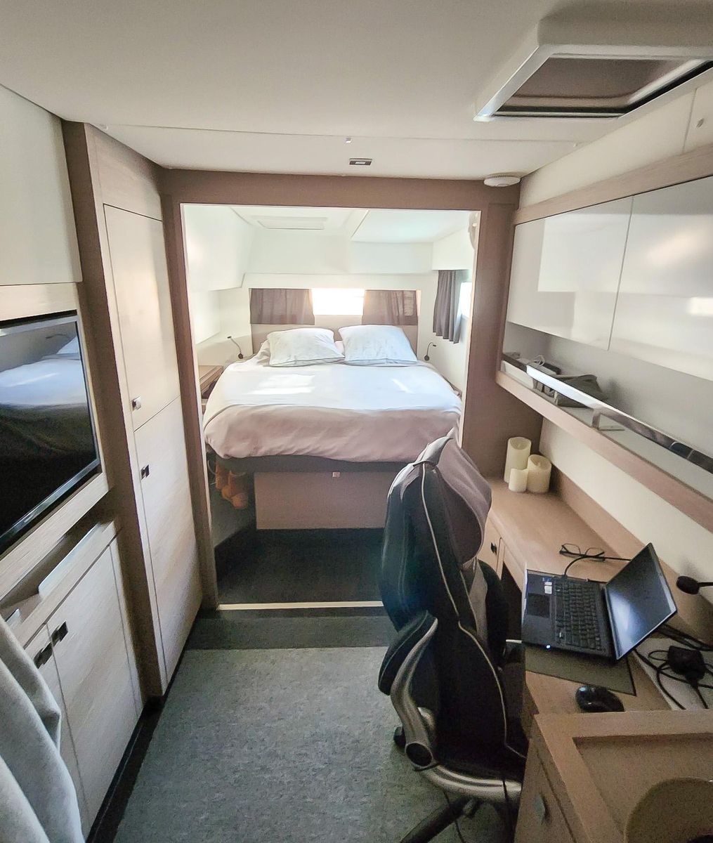 2022 Fountaine Pajot 45 