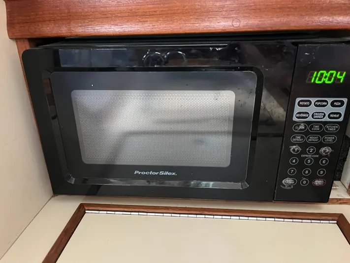  Yacht Photos Pics Proctor Silex microwave in 1997 Island Packet 350 yacht kitchen setup.