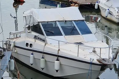 1989 Rio Yachts Rio 830 Cabin