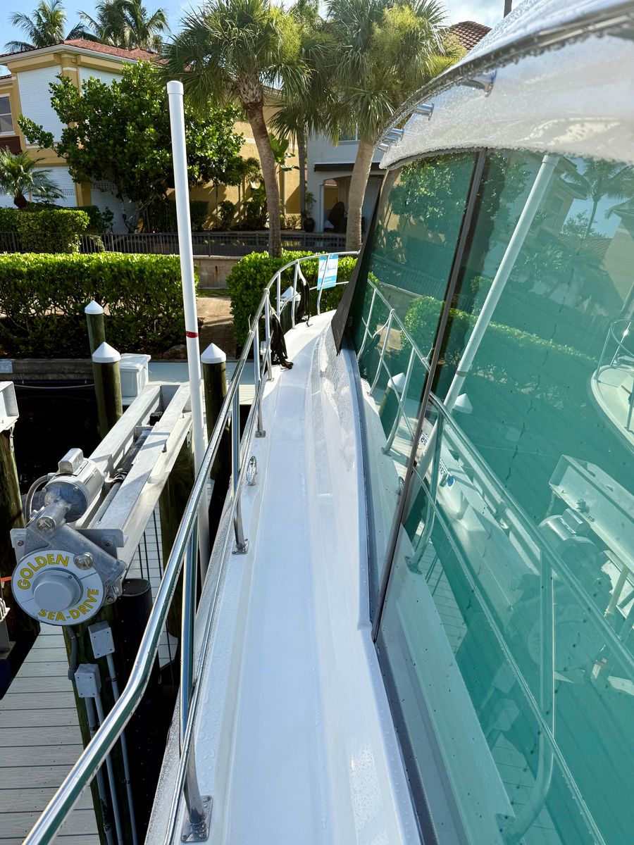 2012 Cruisers Yachts 48 
