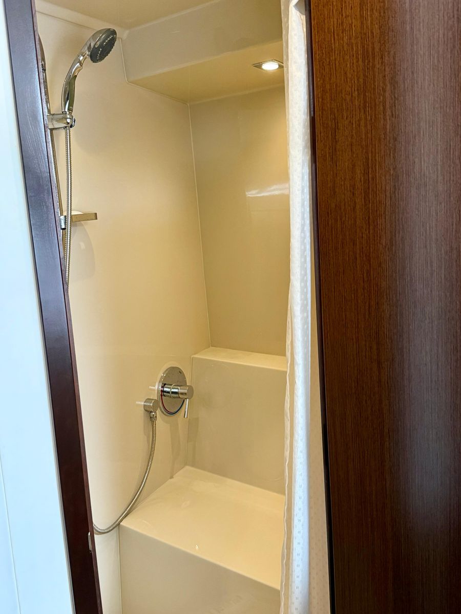 2012 Cruisers Yachts 48 