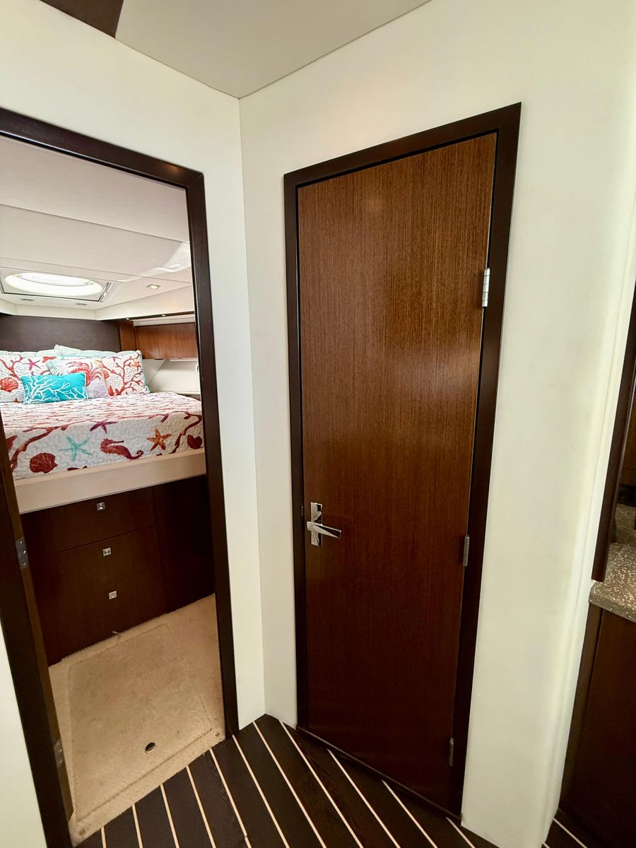 2012 Cruisers Yachts 48 