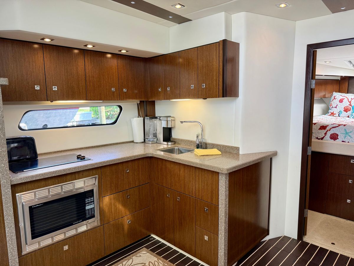 2012 Cruisers Yachts 48 