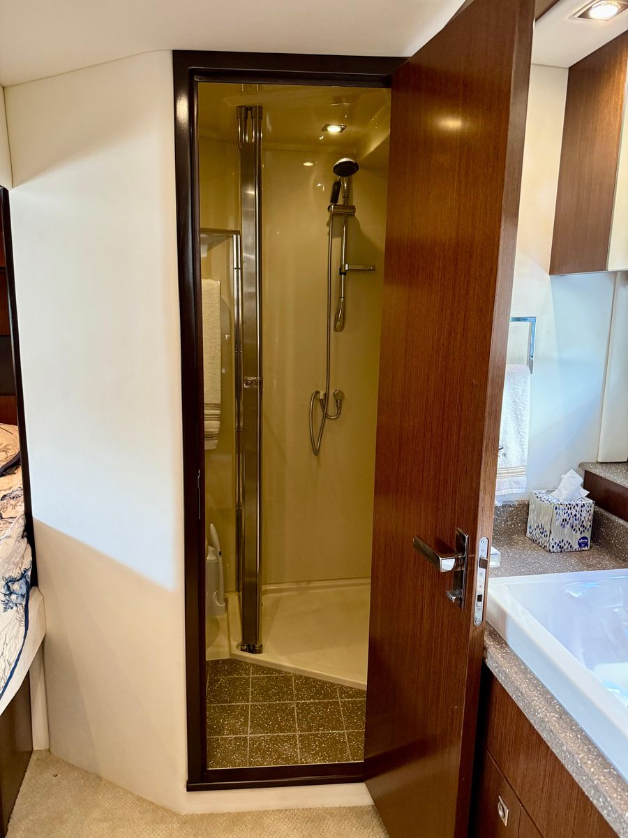 2012 Cruisers Yachts 48 