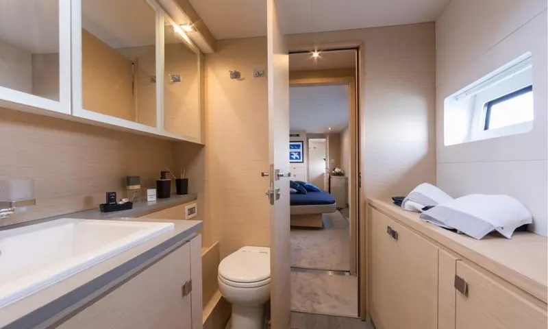  Yacht Photos Pics Manufacturer Provided Image