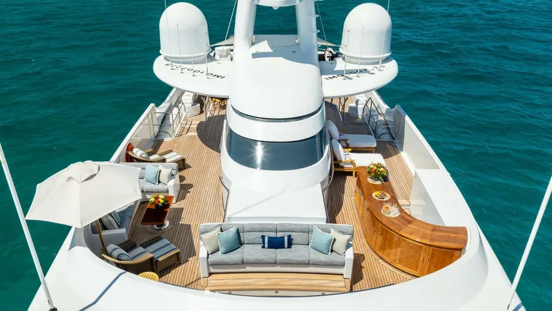 Amanti Yacht Photos Pics 