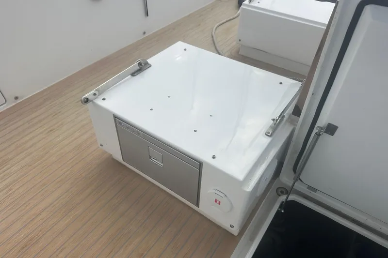  Yacht Photos Pics Deck view of 2021 Pardo Yachts 43, featuring a built-in storage compartment.