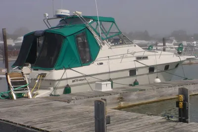Cruisers Yachts 3370 Esprit