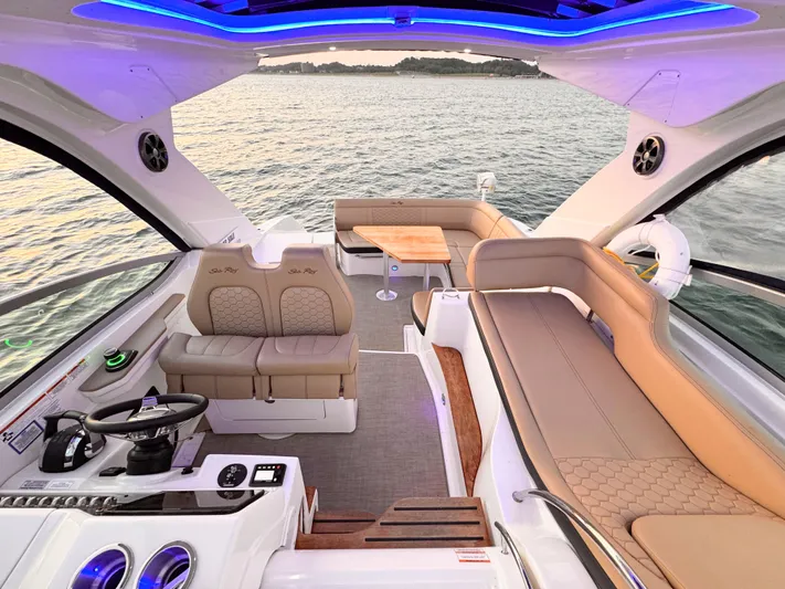  Yacht Photos Pics COCKPIT