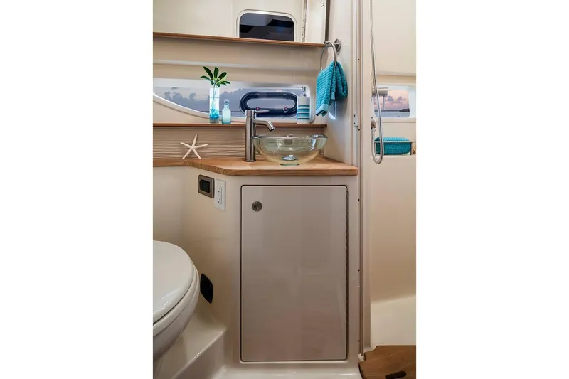  Yacht Photos Pics HEAD