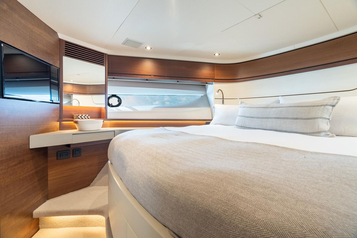 2019 Princess 70 