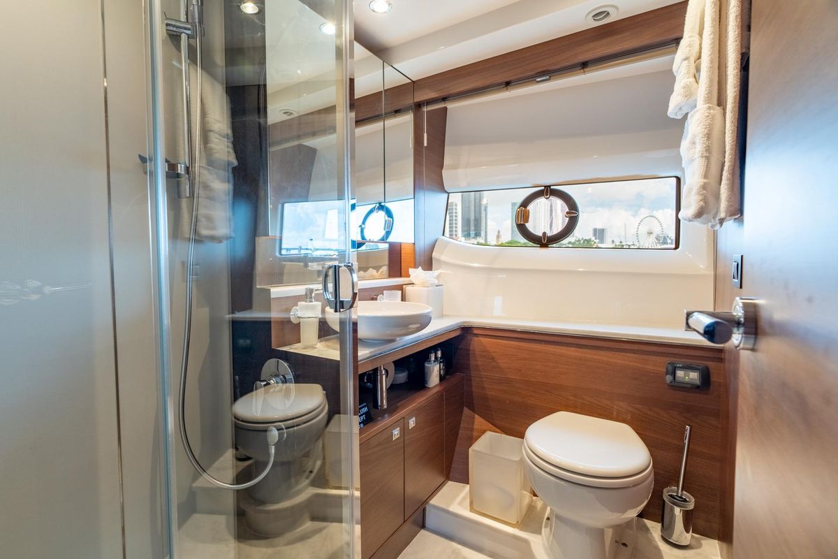 2019 Princess 70 