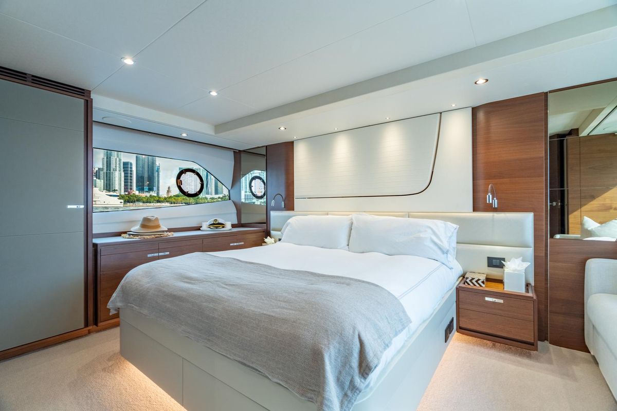2019 Princess 70 