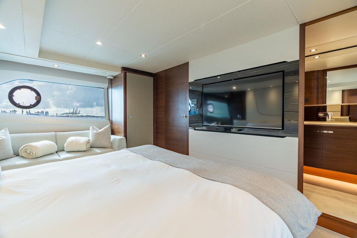 2019 Princess 70 
