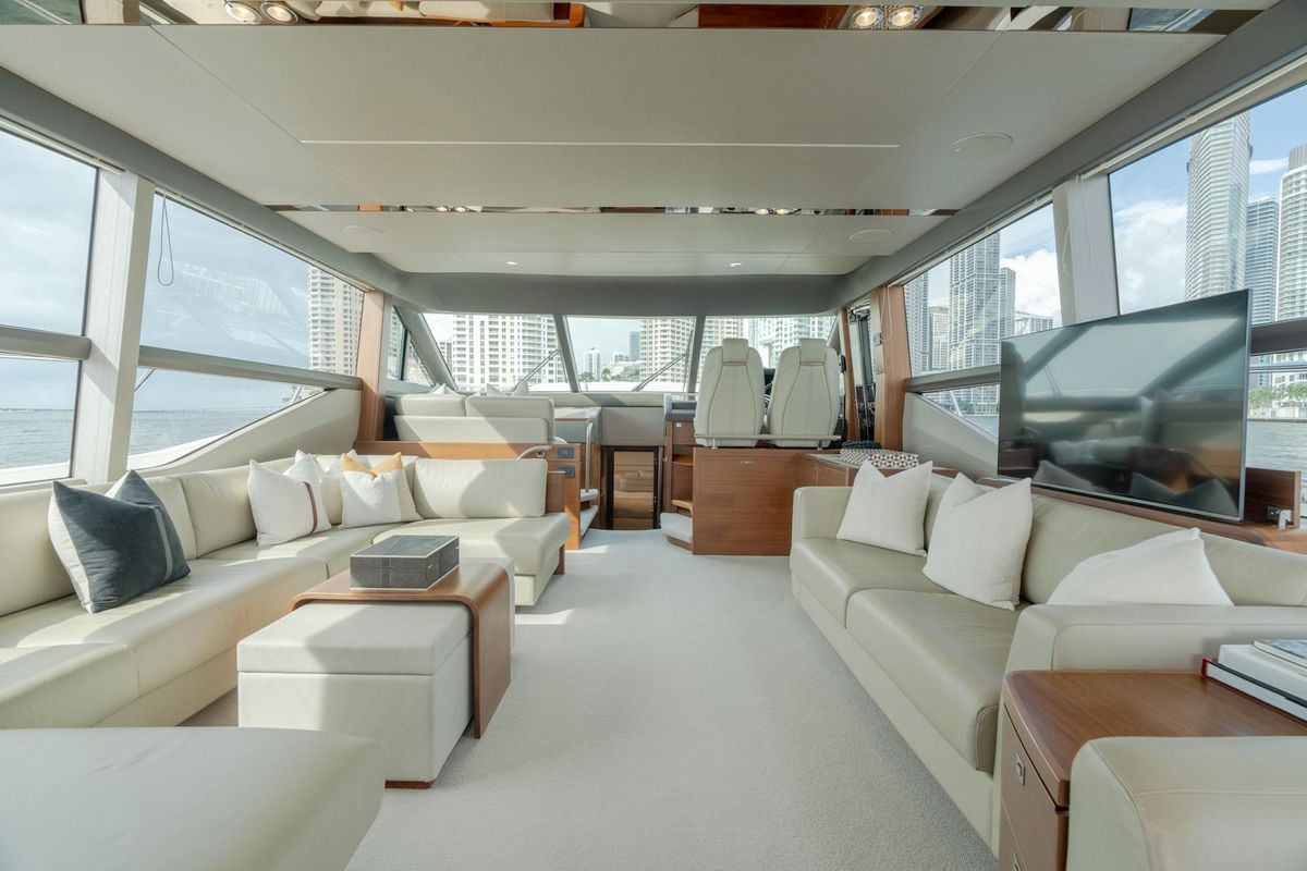 2019 Princess 70 