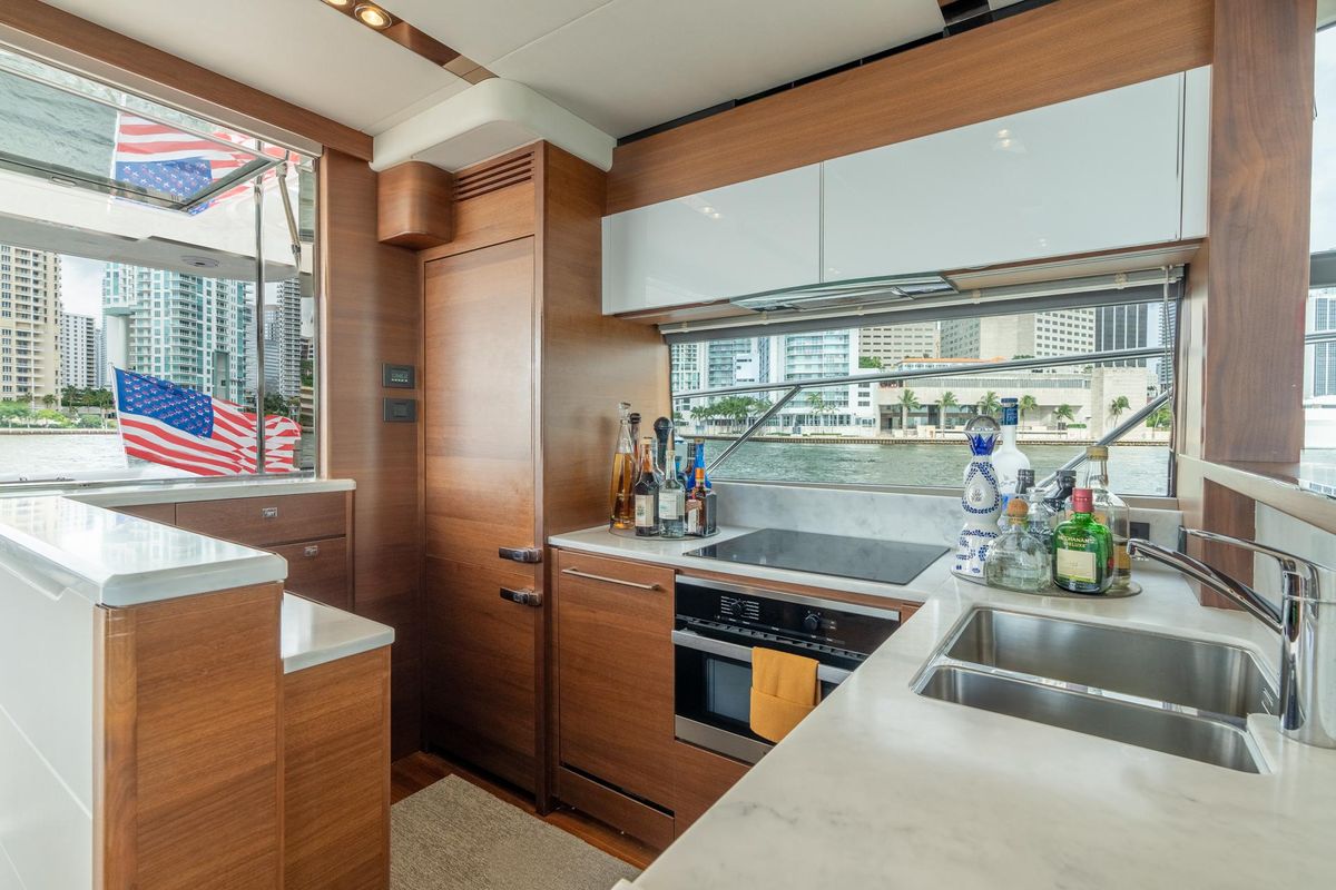 2019 Princess 70 