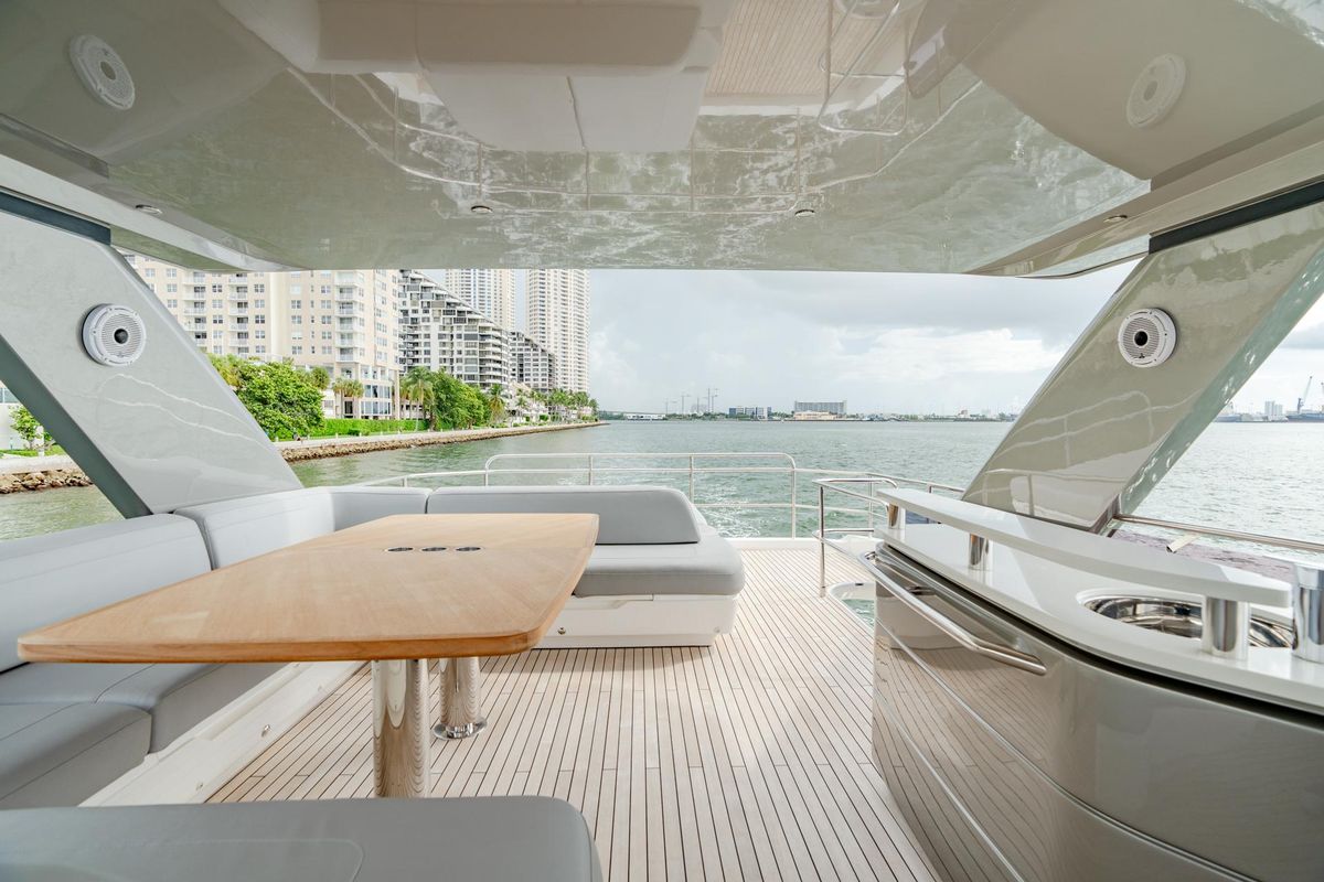 2019 Princess 70 