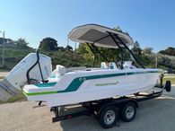 2022 Axopar 22 T-Top x Jobe