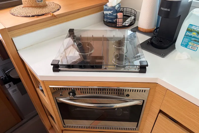 Muse Yacht Photos Pics Modern kitchen in 2019 Nautitech 40 Open catamaran with stove and oven.