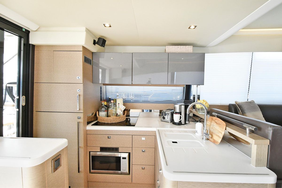 2018 Prestige 56 