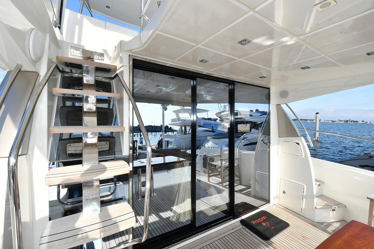 2018 Prestige 56 