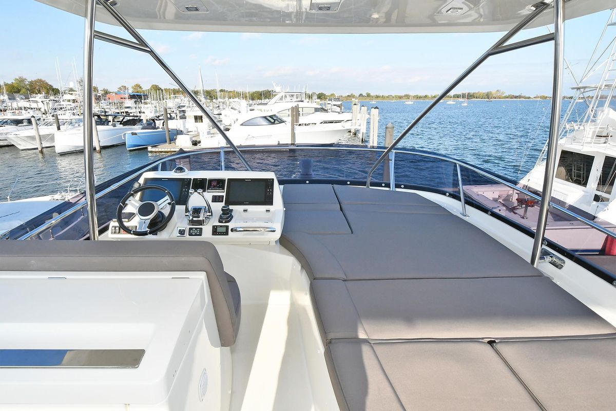 2018 Prestige 56 