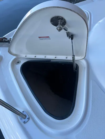 Mojo Risin Yacht Photos Pics 