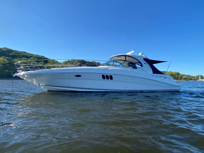 Mojo Risin Yacht Photos Pics 