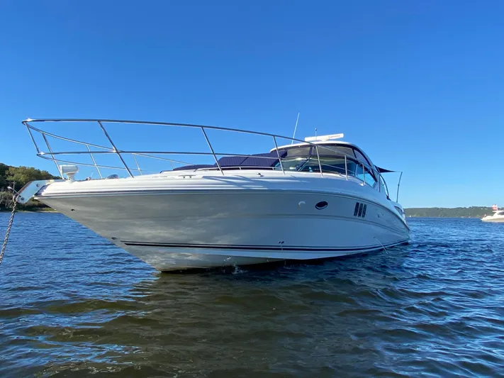 Mojo Risin Yacht Photos Pics 