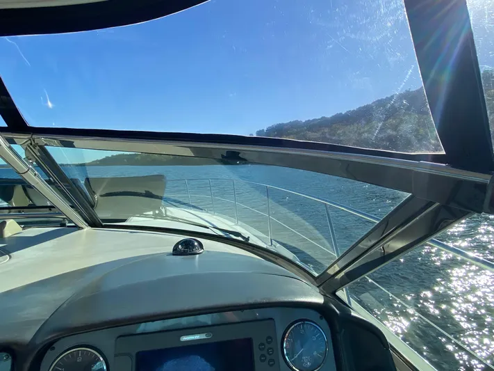 Mojo Risin Yacht Photos Pics 