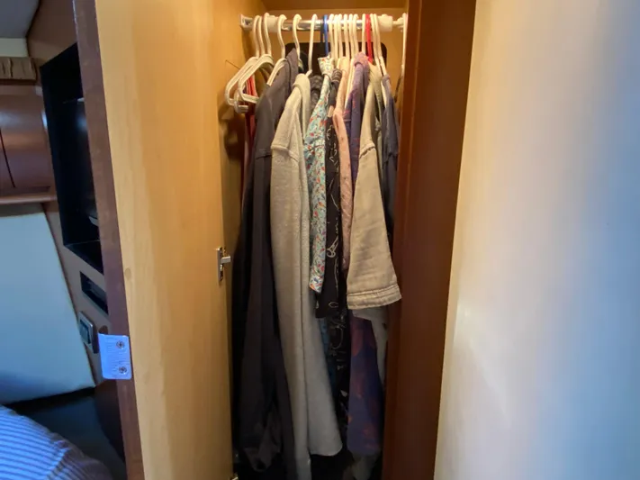 Mojo Risin Yacht Photos Pics 