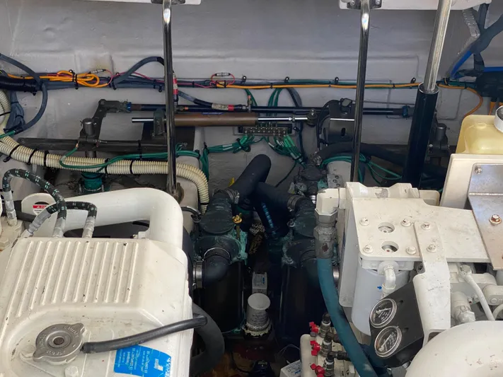 Mojo Risin Yacht Photos Pics 