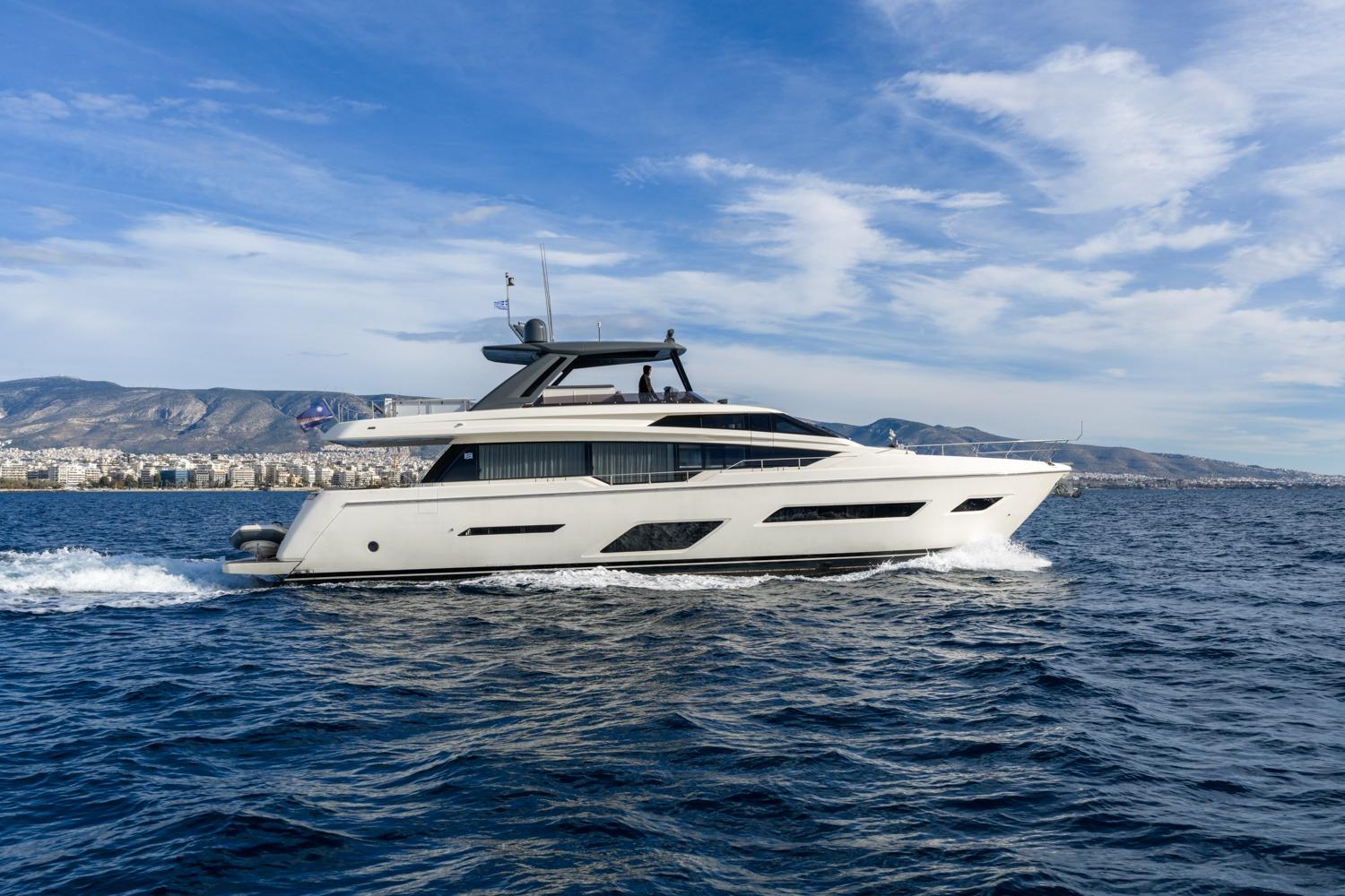 Ferretti Yachts 780